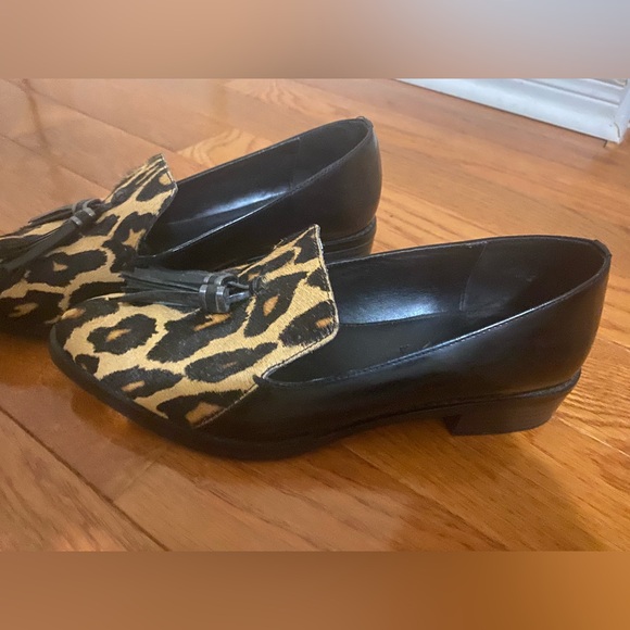 Boutique9 animal print loafers size 7W - Picture 3 of 5